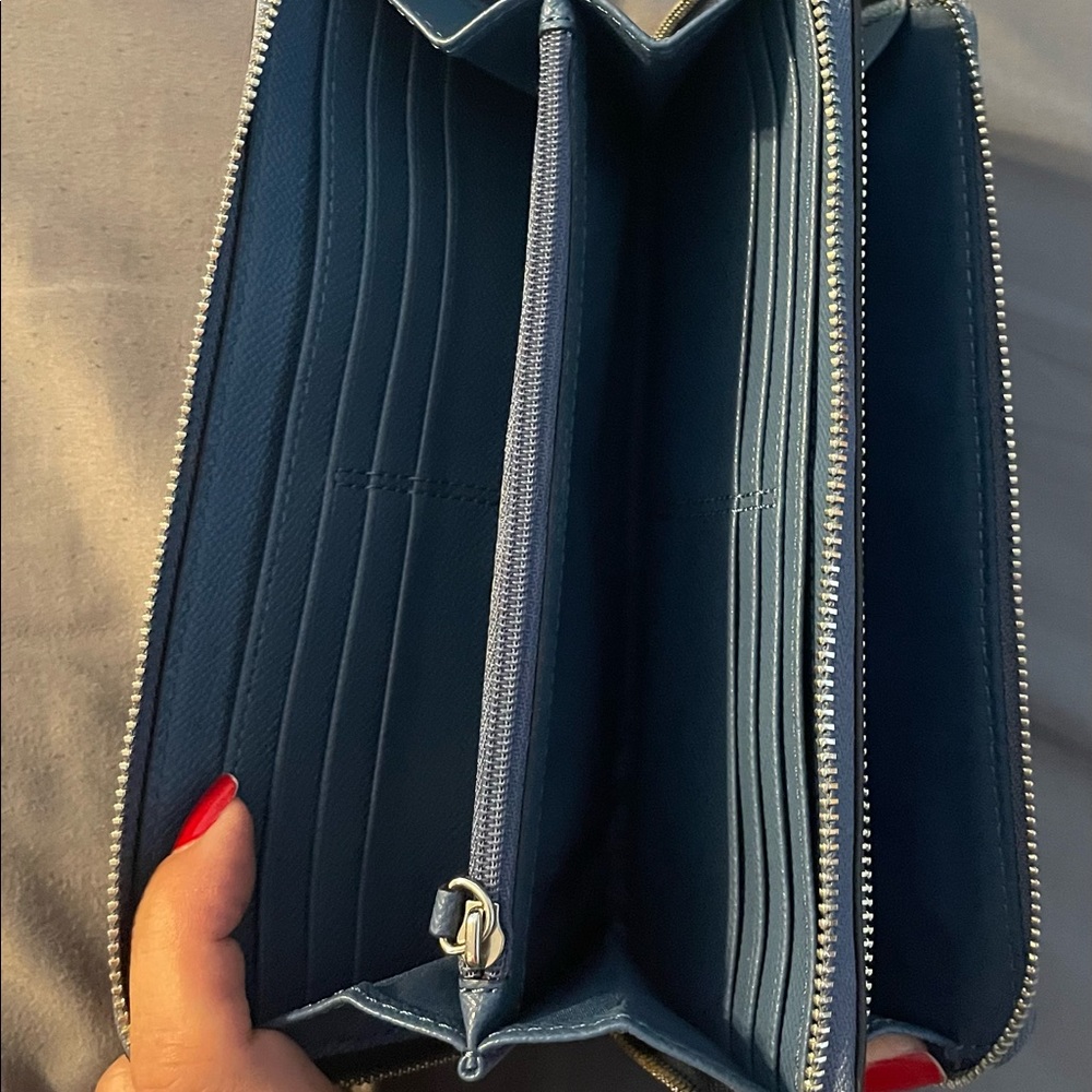 Blue Coach wristlet wallet. In new condition. - Picture 3 of 9
